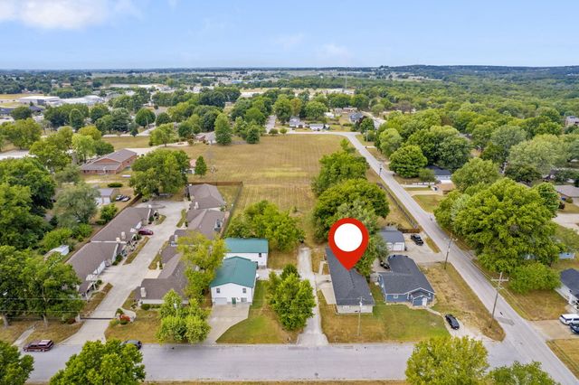 307 N Rechow Avenue, Bolivar, MO 65613