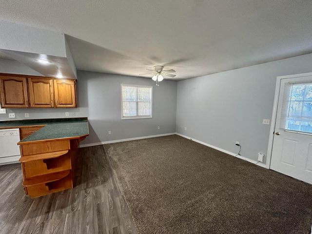 307 N Rechow Avenue, Bolivar, MO 65613