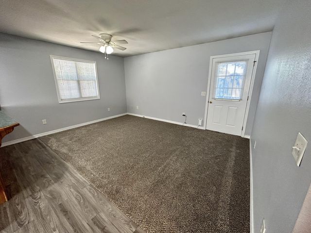 307 N Rechow Avenue, Bolivar, MO 65613