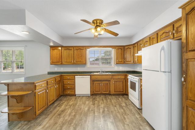 307 N Rechow Avenue, Bolivar, MO 65613