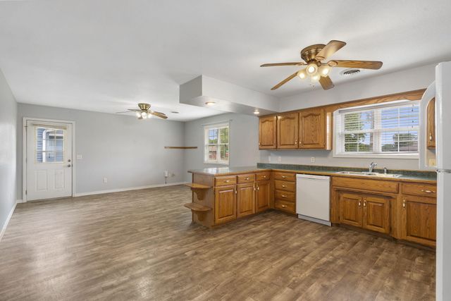 307 N Rechow Avenue, Bolivar, MO 65613