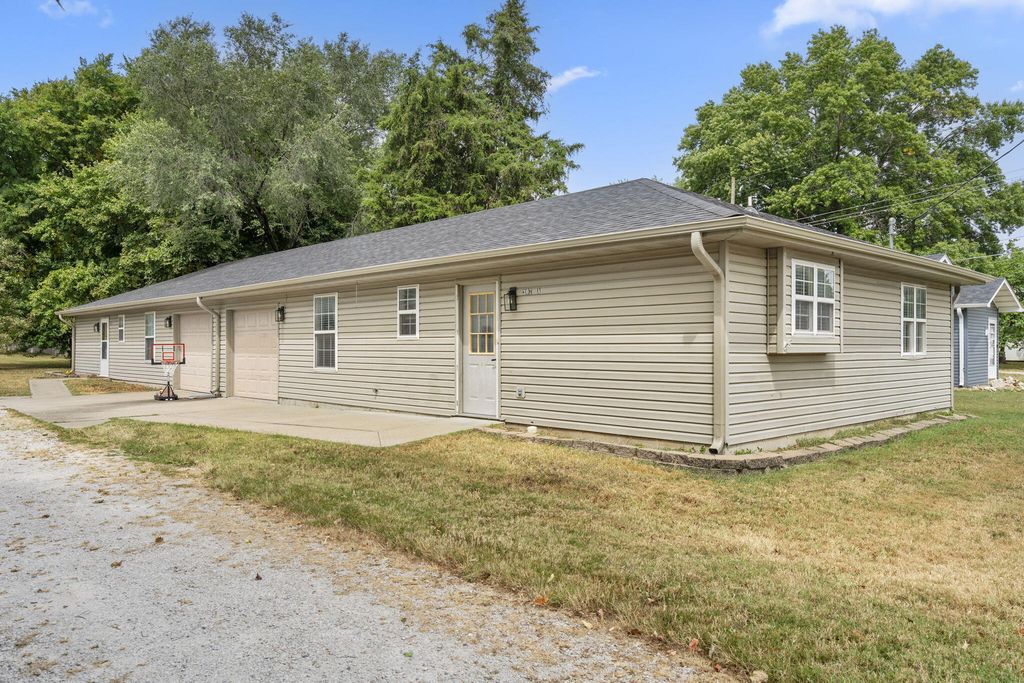307 N Rechow Avenue, Bolivar, MO 65613