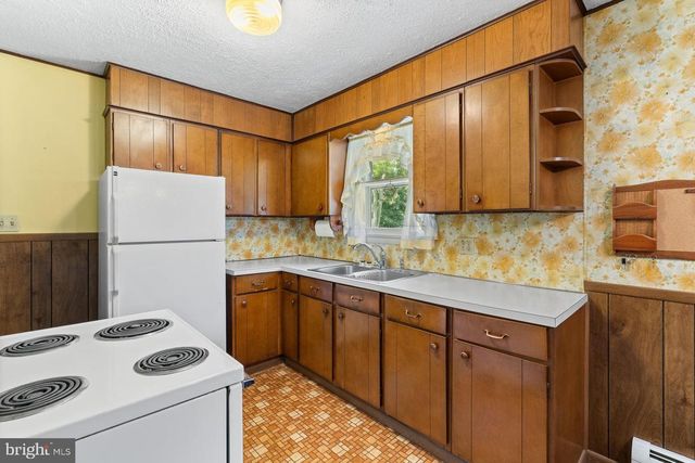 222 OAK KNOLL RD, New Cumberland, PA 17070