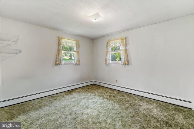 222 OAK KNOLL RD, New Cumberland, PA 17070