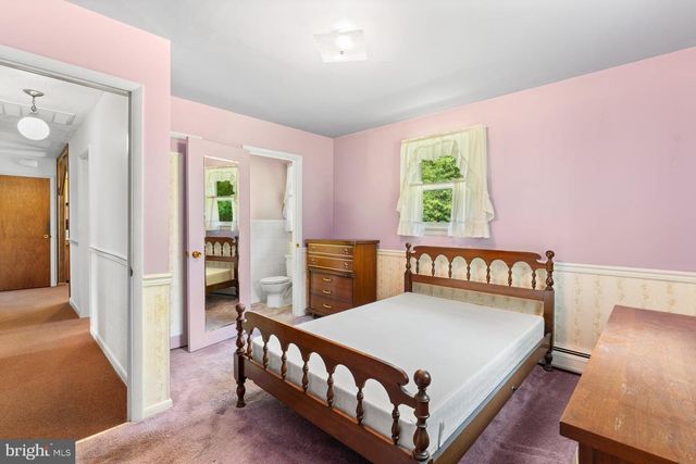 222 OAK KNOLL RD, New Cumberland, PA 17070