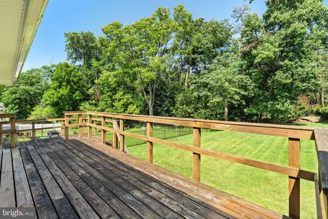 222 OAK KNOLL RD, New Cumberland, PA 17070