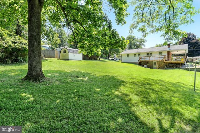 222 OAK KNOLL RD, New Cumberland, PA 17070
