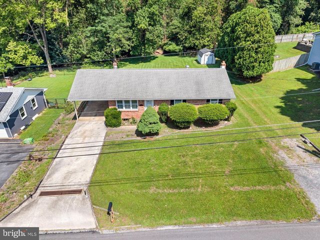 222 OAK KNOLL RD, New Cumberland, PA 17070