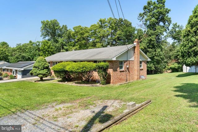 222 OAK KNOLL RD, New Cumberland, PA 17070