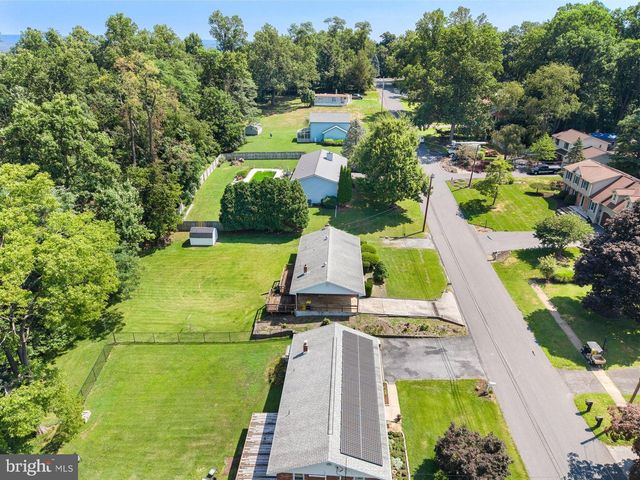 222 OAK KNOLL RD, New Cumberland, PA 17070