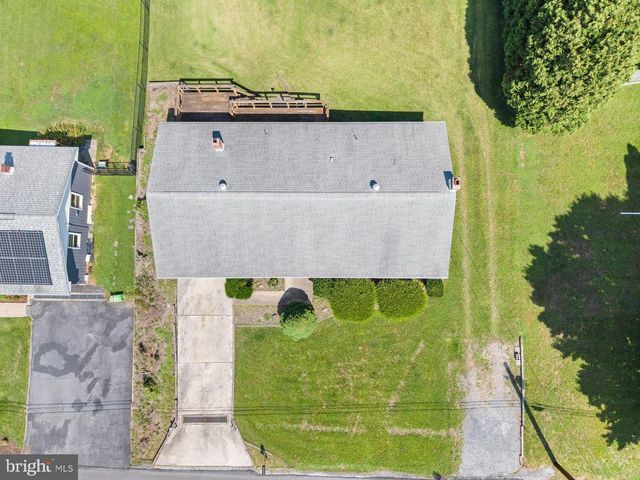 222 OAK KNOLL RD, New Cumberland, PA 17070