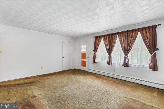 222 OAK KNOLL RD, New Cumberland, PA 17070