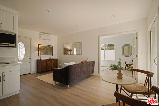 130 E Gainsborough Road, Thousand Oaks, CA 91360