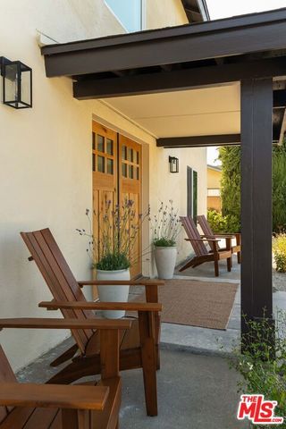 130 E Gainsborough Road, Thousand Oaks, CA 91360