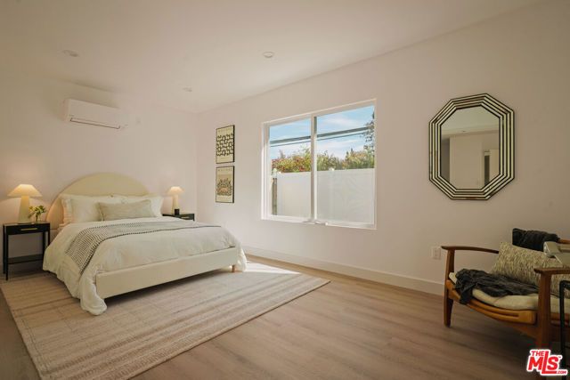 130 E Gainsborough Road, Thousand Oaks, CA 91360