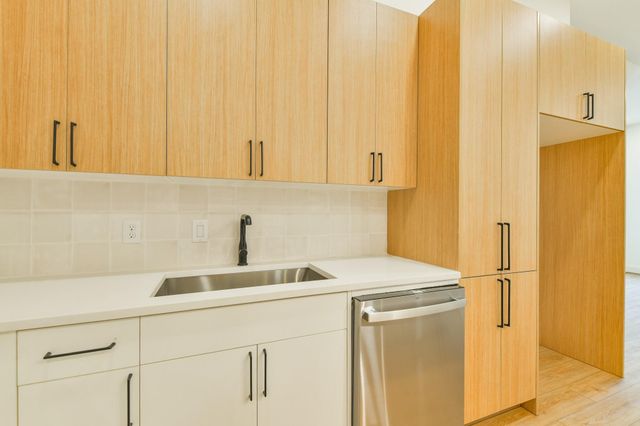 162 Wallace Street A, Houston, TX 77022