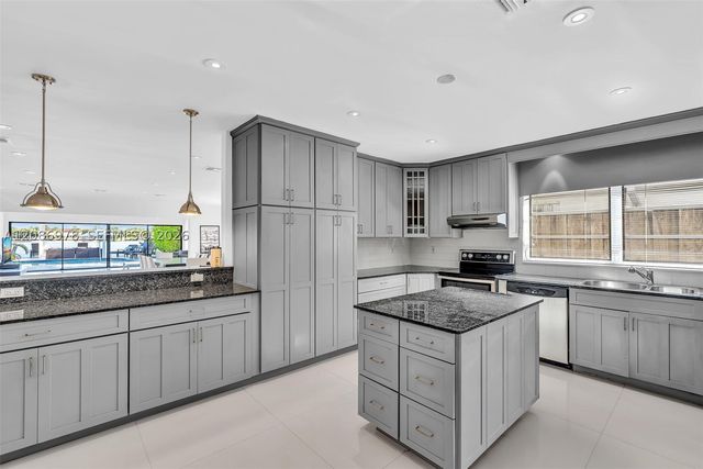 1405 Stillwater Dr, Miami Beach, FL 33141