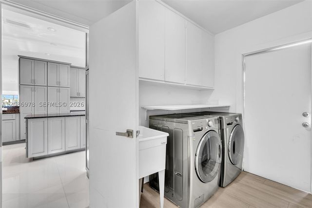 1405 Stillwater Dr, Miami Beach, FL 33141