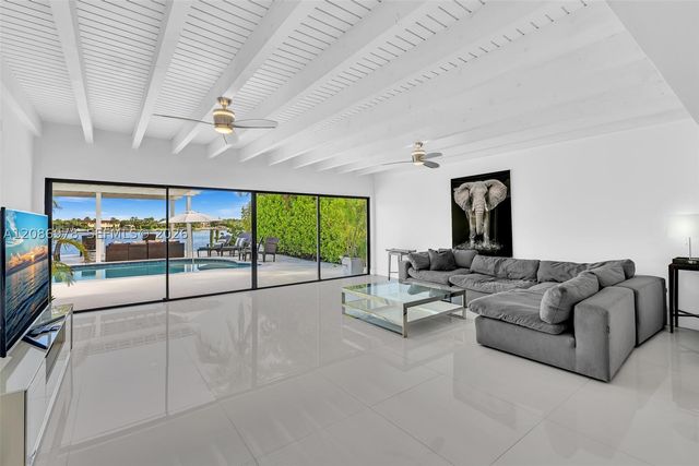 1405 Stillwater Dr, Miami Beach, FL 33141
