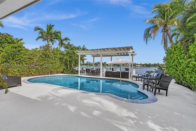 1405 Stillwater Dr, Miami Beach, FL 33141