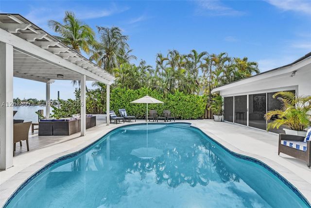 1405 Stillwater Dr, Miami Beach, FL 33141