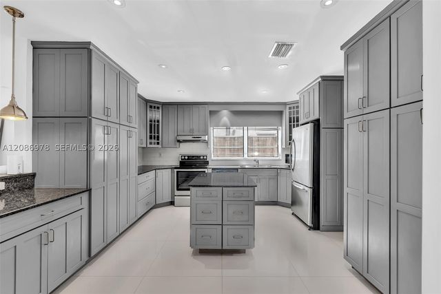 1405 Stillwater Dr, Miami Beach, FL 33141