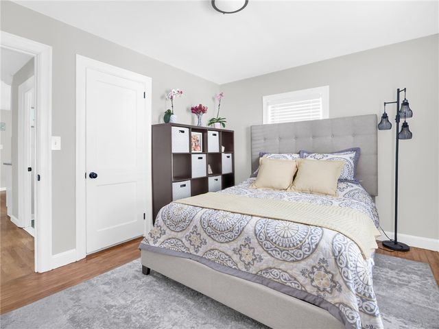 17 Boulevard Avenue, Lincoln, RI 02865