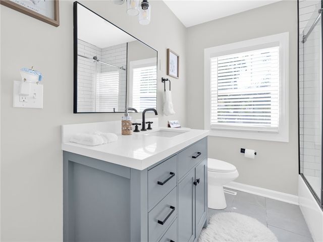 17 Boulevard Avenue, Lincoln, RI 02865