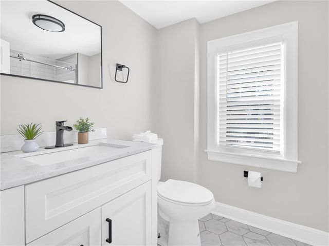 17 Boulevard Avenue, Lincoln, RI 02865
