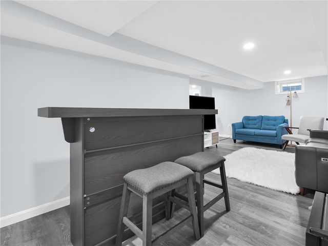 17 Boulevard Avenue, Lincoln, RI 02865