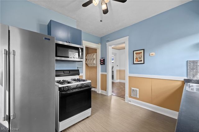 1197 Cranford Avenue, Lakewood, OH 44107