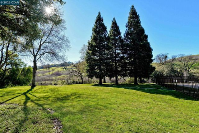 1000 Shady Creek Pl, Danville, CA 94526