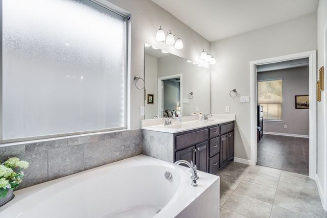 2513 Clay Creek Lane, Fort Worth, TX 76177