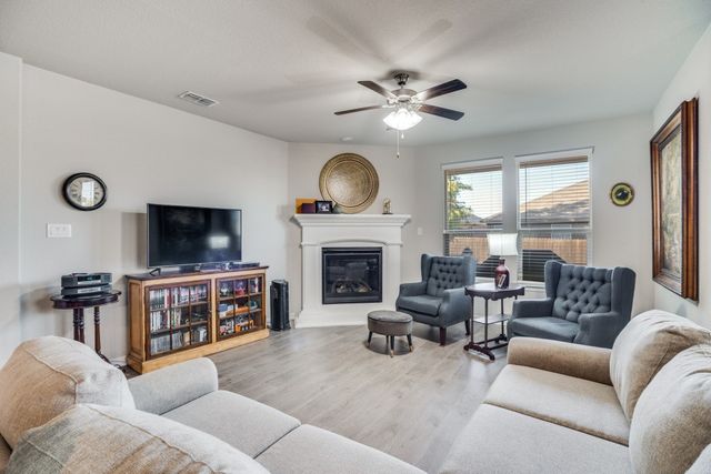 2513 Clay Creek Lane, Fort Worth, TX 76177