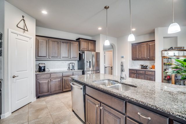 2513 Clay Creek Lane, Fort Worth, TX 76177