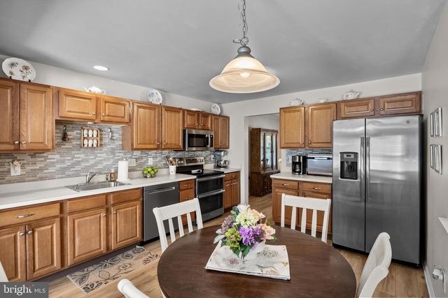 50 NORMANS FORD DR, Sicklerville, NJ 08081