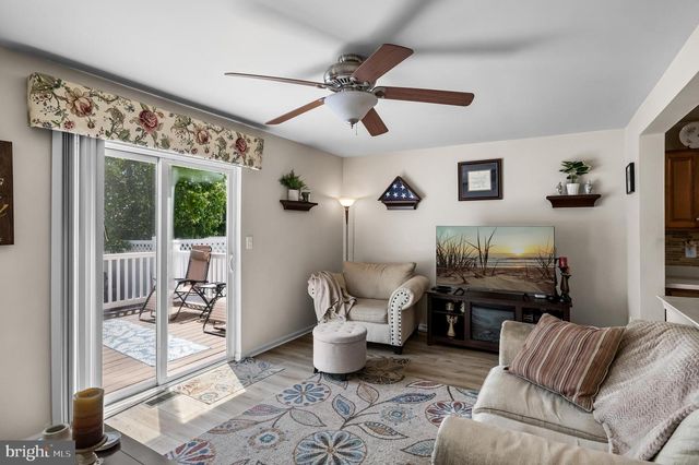 50 NORMANS FORD DR, Sicklerville, NJ 08081