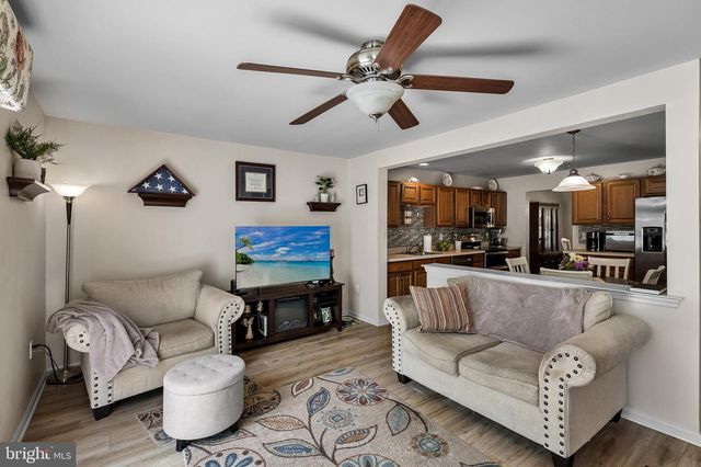 50 NORMANS FORD DR, Sicklerville, NJ 08081