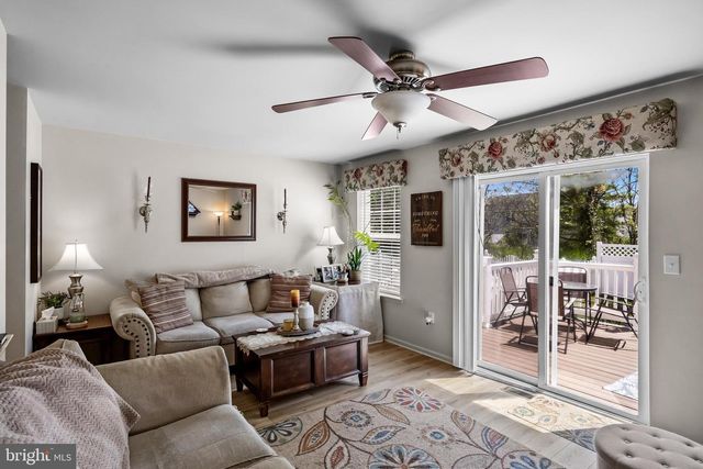 50 NORMANS FORD DR, Sicklerville, NJ 08081