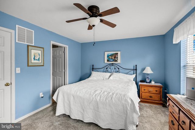 50 NORMANS FORD DR, Sicklerville, NJ 08081