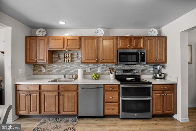 50 NORMANS FORD DR, Sicklerville, NJ 08081