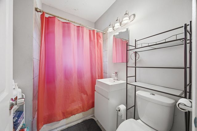 12124 S Edbrooke Avenue, Chicago, IL 60628