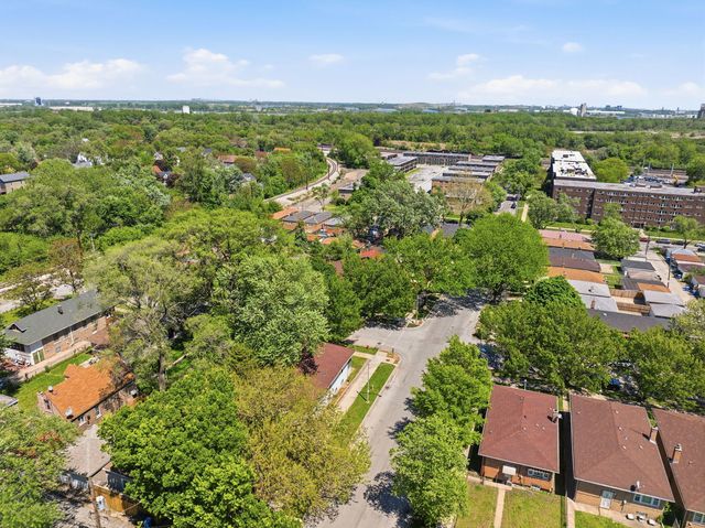 12124 S Edbrooke Avenue, Chicago, IL 60628