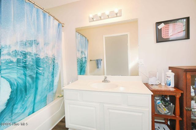 212 NE 48th Street, Oak Island, NC 28465