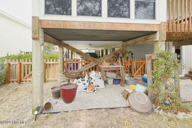 212 NE 48th Street, Oak Island, NC 28465