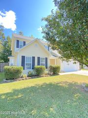 130 Whiteleaf Drive, Jacksonville, NC 28546