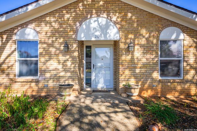 106 Seamoor, Fredericksburg, TX 78624