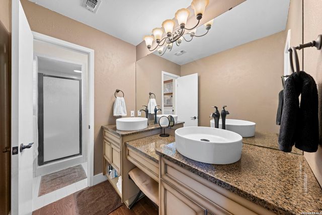106 Seamoor, Fredericksburg, TX 78624