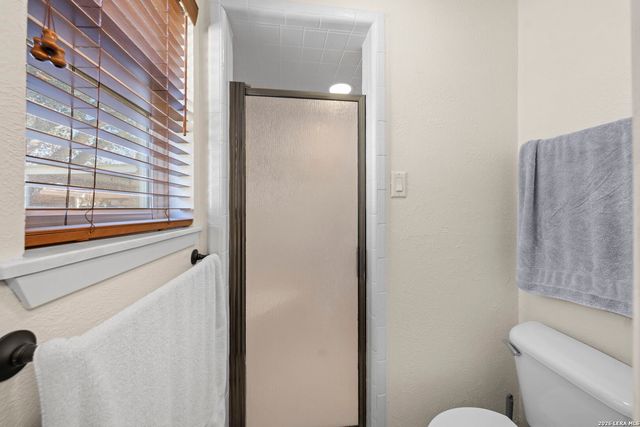 106 Seamoor, Fredericksburg, TX 78624