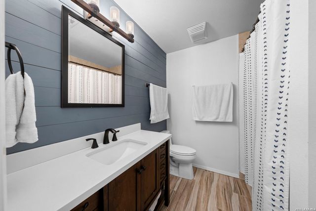 106 Seamoor, Fredericksburg, TX 78624